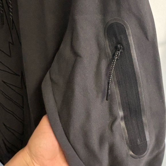 Nike Tech Set - Picture 6 of 12